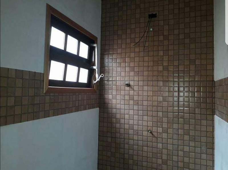 Casa de banho com revestimento em mosaico